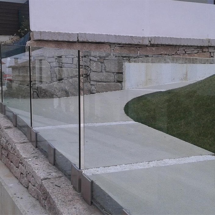 BARANDILLAS EXTERIORES - ESCALERAS (Trabajos realizados en cristal y